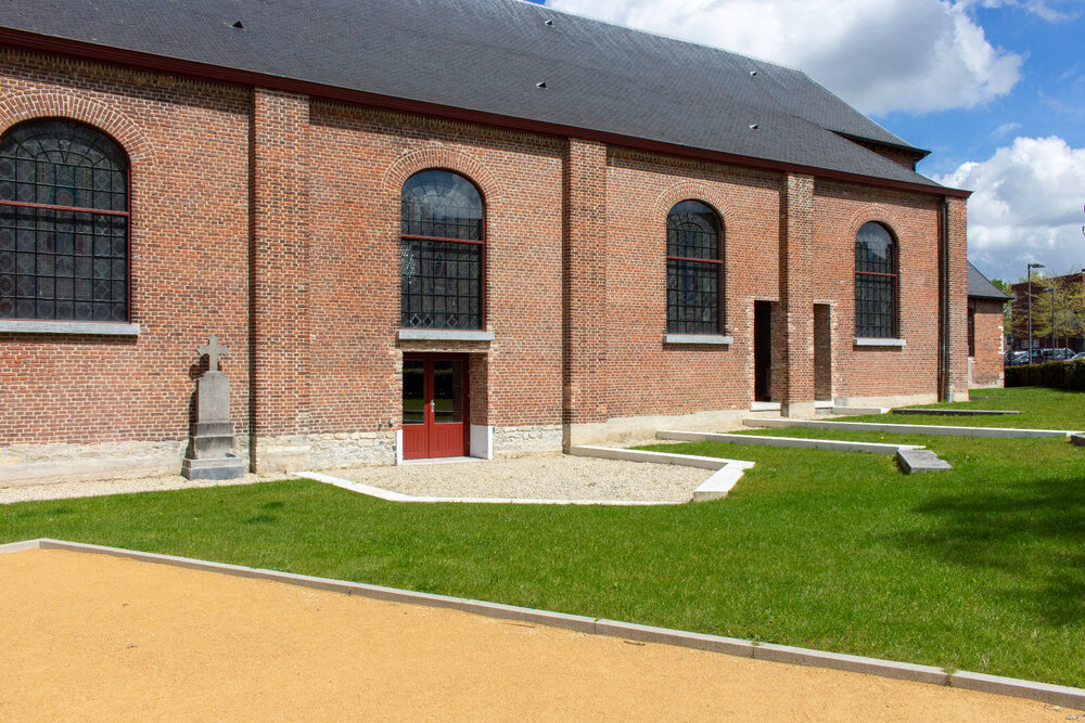 Bibliotheek en muziekacademie in de voormalige Sint-Corneliuskerk, Aalbeke