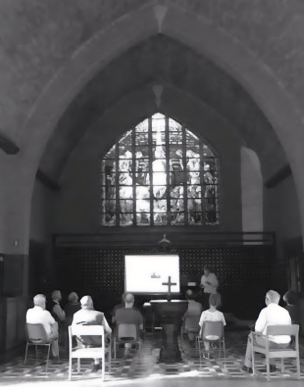 Het Projectbureau Herbestemming Kerken in actie: werksessie in de kerk.