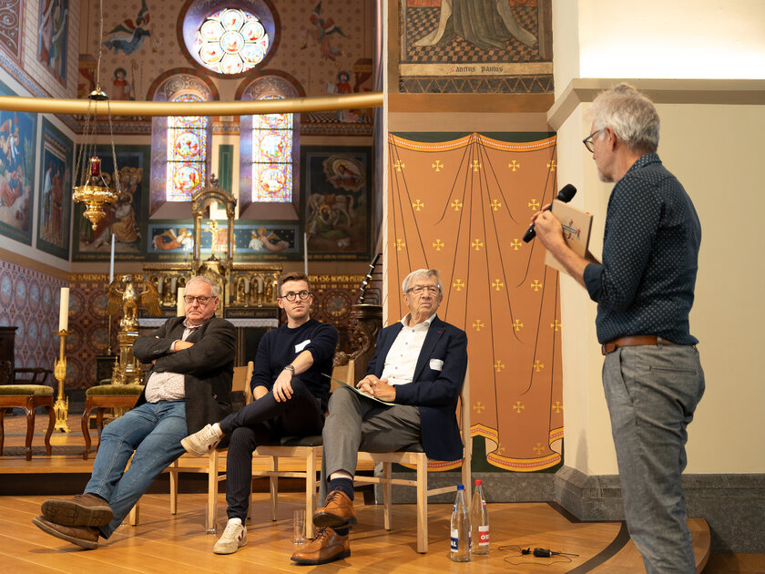 gesprek met de sprekers, gemodereerd door Joris Scheers